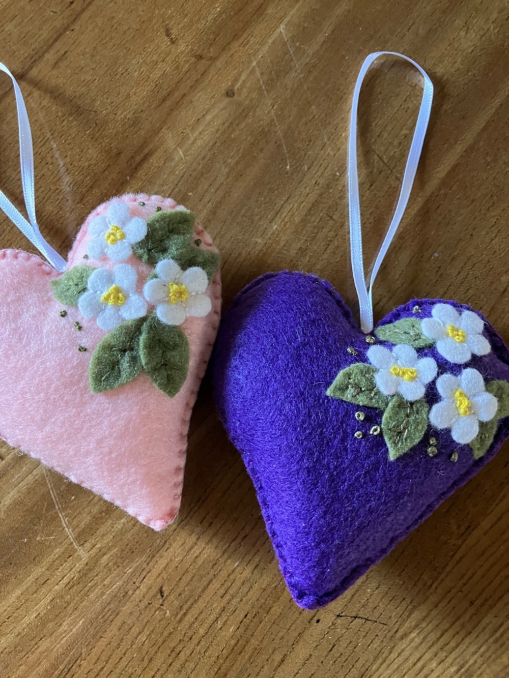 Hearts for Mothers Day 🩷💜 Felt, hand stitched, new.